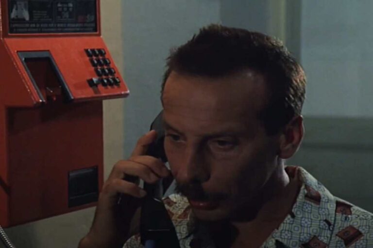 giovanni al telefono