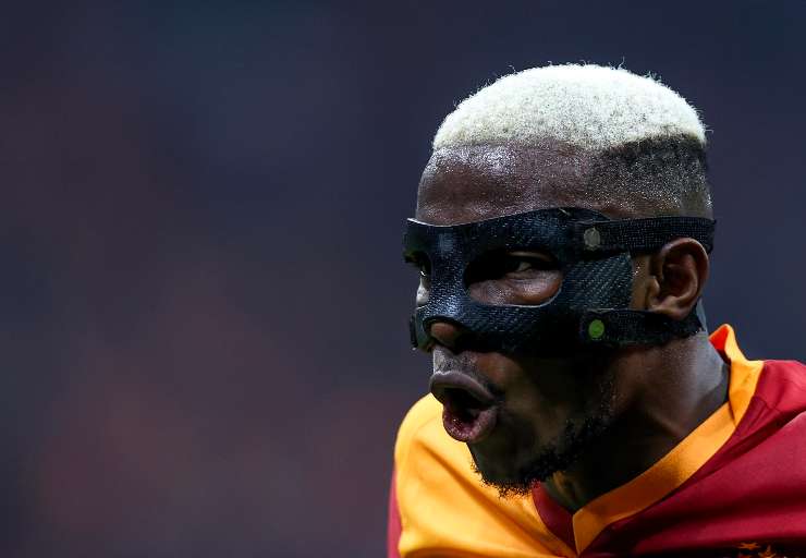 osimhen con la maschera