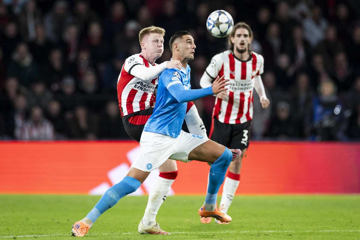 Gol Psv da annullare? Proteste del Napoli, chiesto rigore su Lucca