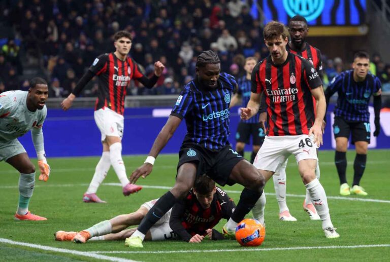 Thuram in azione nel derby Inter-Milan