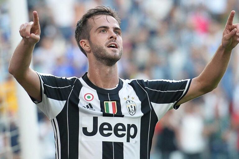 pjanic esulta