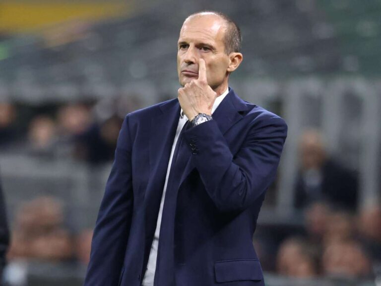 Massimiliano Allegri dà indicazioni dalla panchina