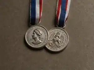 Tomasoni Dedica la Medaglia d'Argento a Matilde Lorenzi: Emozione e Ricordo sul Podio di Milano Cortina