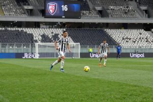Juventus in campo contro il Cagliari all'Unipol Domus